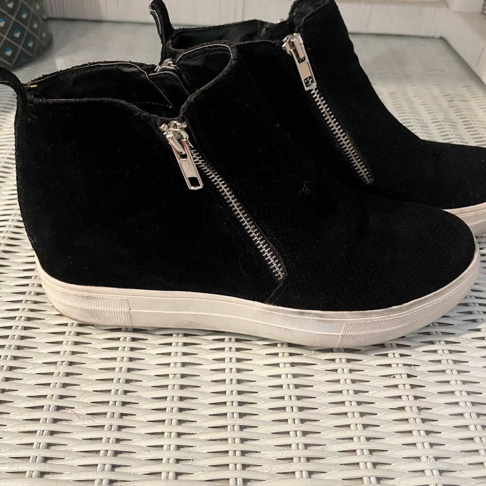 🌻Steve Madden Sneakers